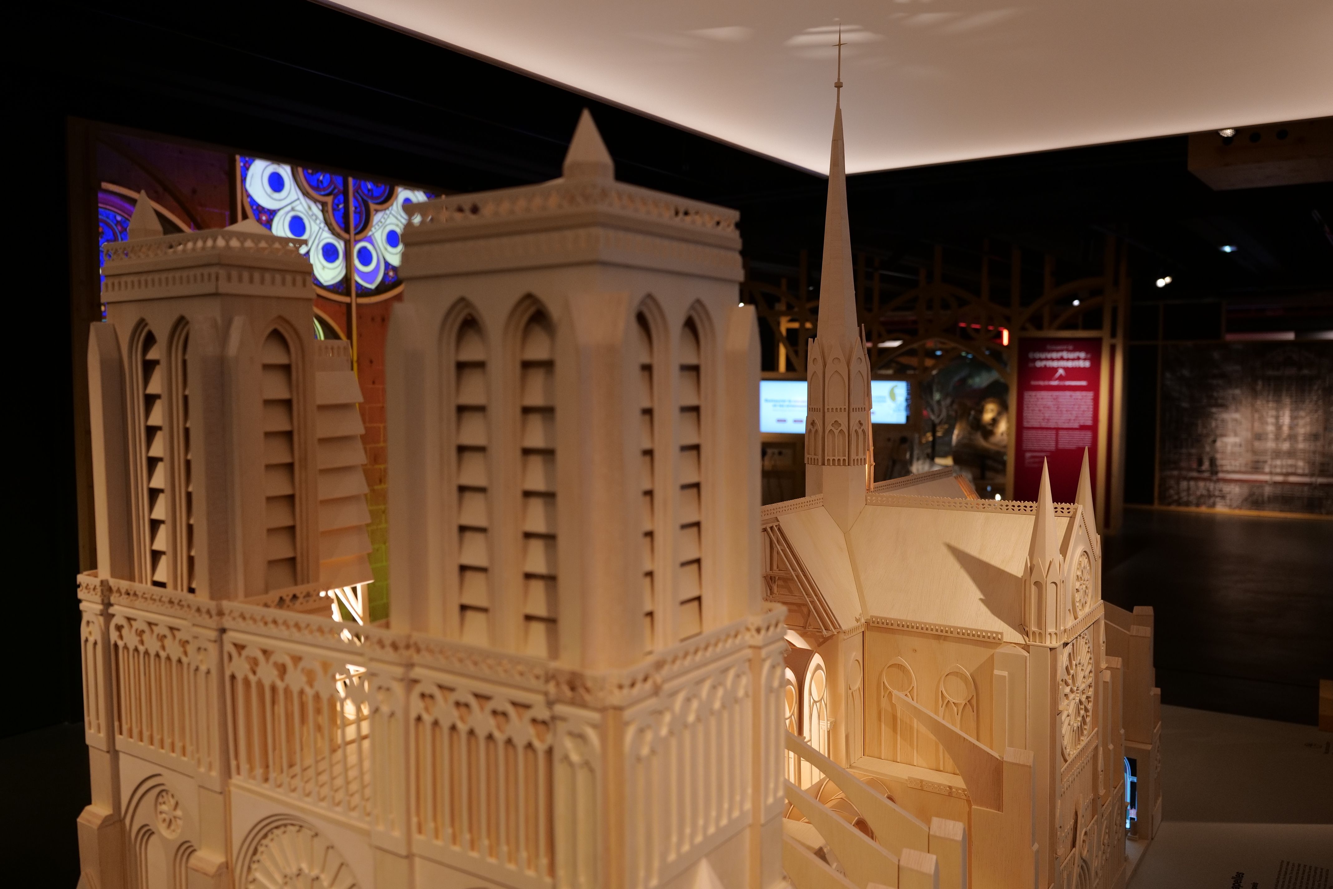 Rebâtir NotreDame de Paris [Archive] "NotreDame de Paris au cœur du chantier"